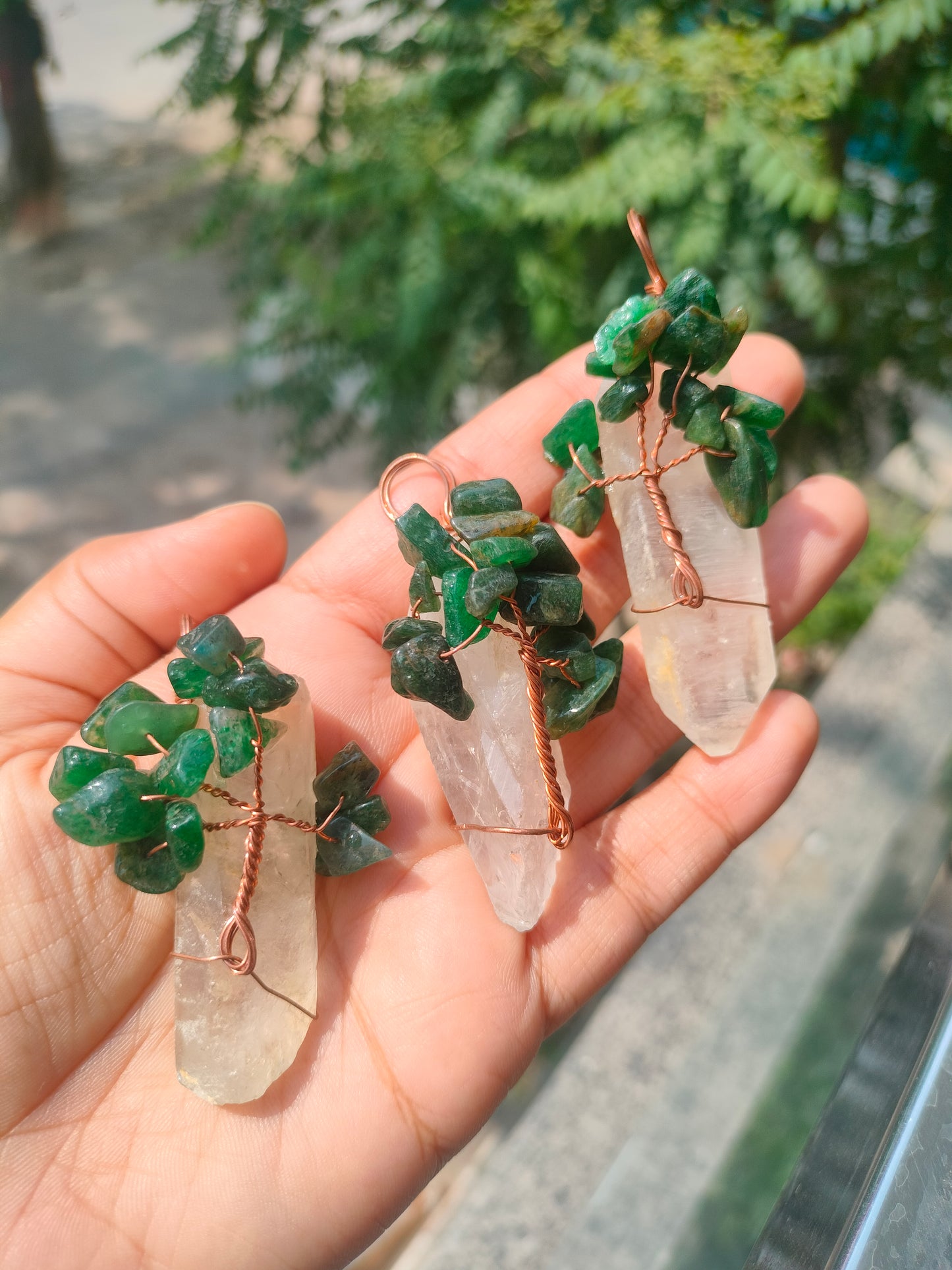 Tree of Life | Raw crystal pointer hanging - Green | 1 Pc