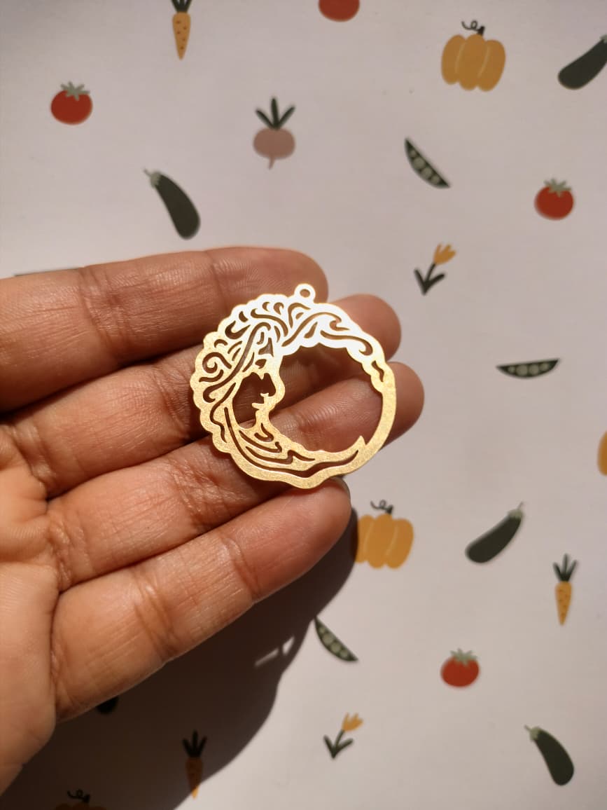 Mythologic , Wavy Woman Laser Cut, Round Charms, Flat Clouds Woman Face Charms,