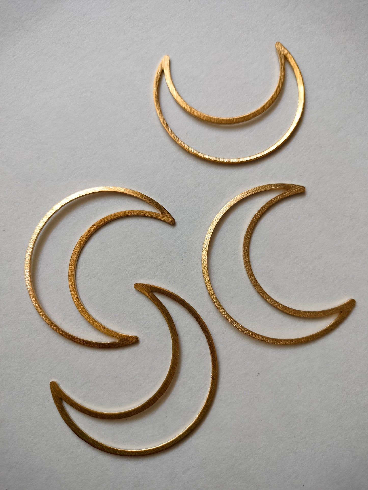 Charm Crescent Hollow Textured