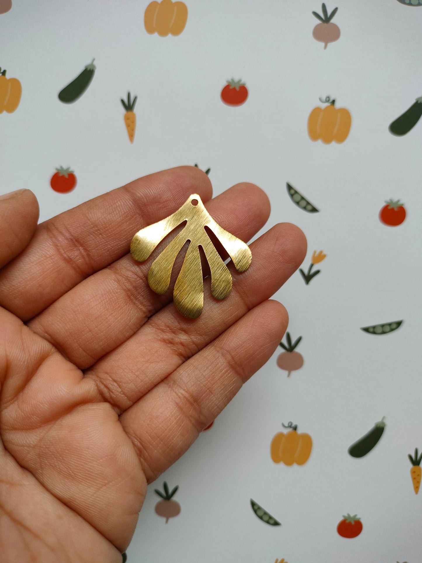 Charm Leaf Textured