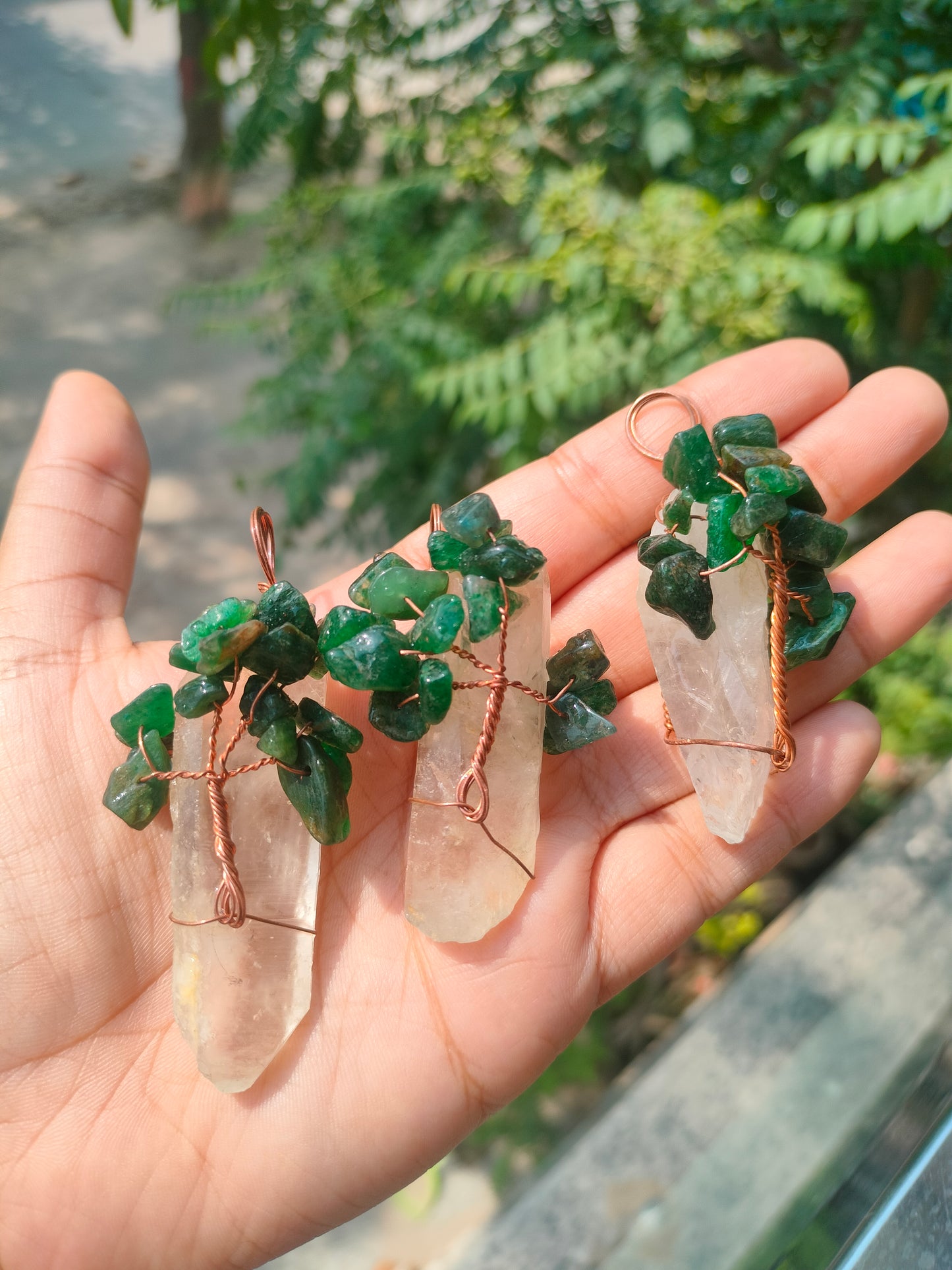 Tree of Life | Raw crystal pointer hanging - Green | 1 Pc