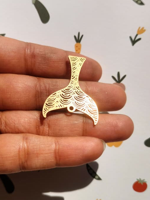Tail Lasercut , Textured Rainbow Tail Charm, Exquisite Hollow Charm