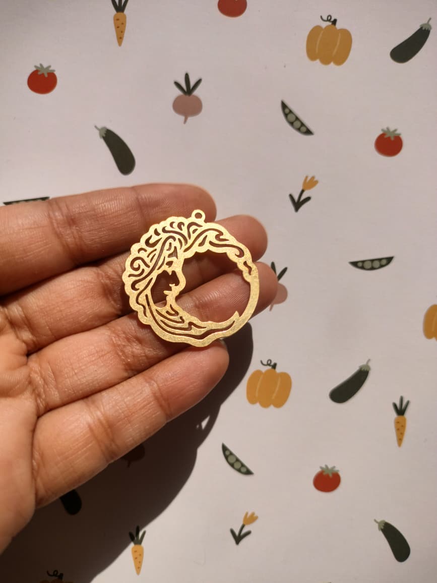 Mythologic , Wavy Woman Laser Cut, Round Charms, Flat Clouds Woman Face Charms,
