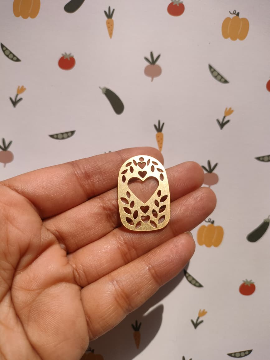 Oval Lasercut , Hollow Heart Leaves Geometric Pendant